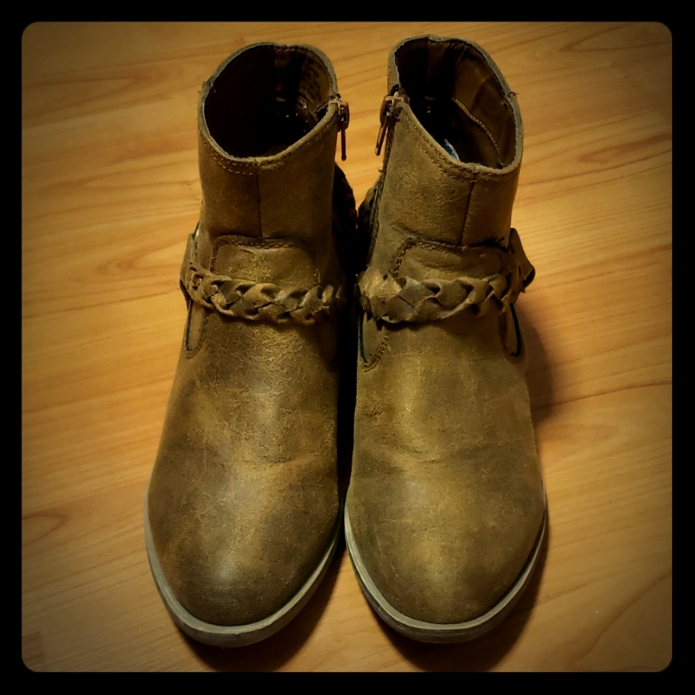 Xoxo faux leather booties